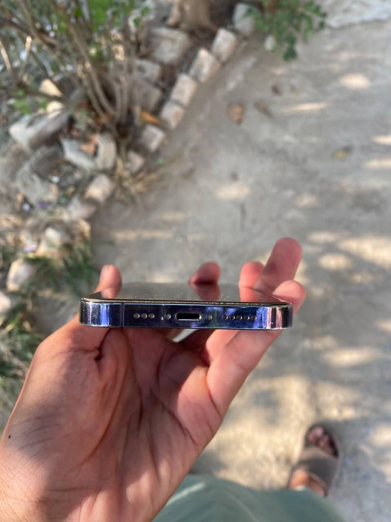 Apple iPhone 14 Pro 2