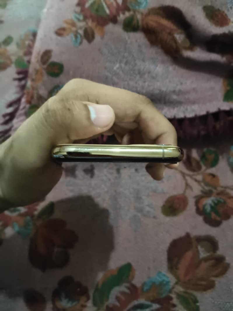 Apple iPhone 11 Pro 5