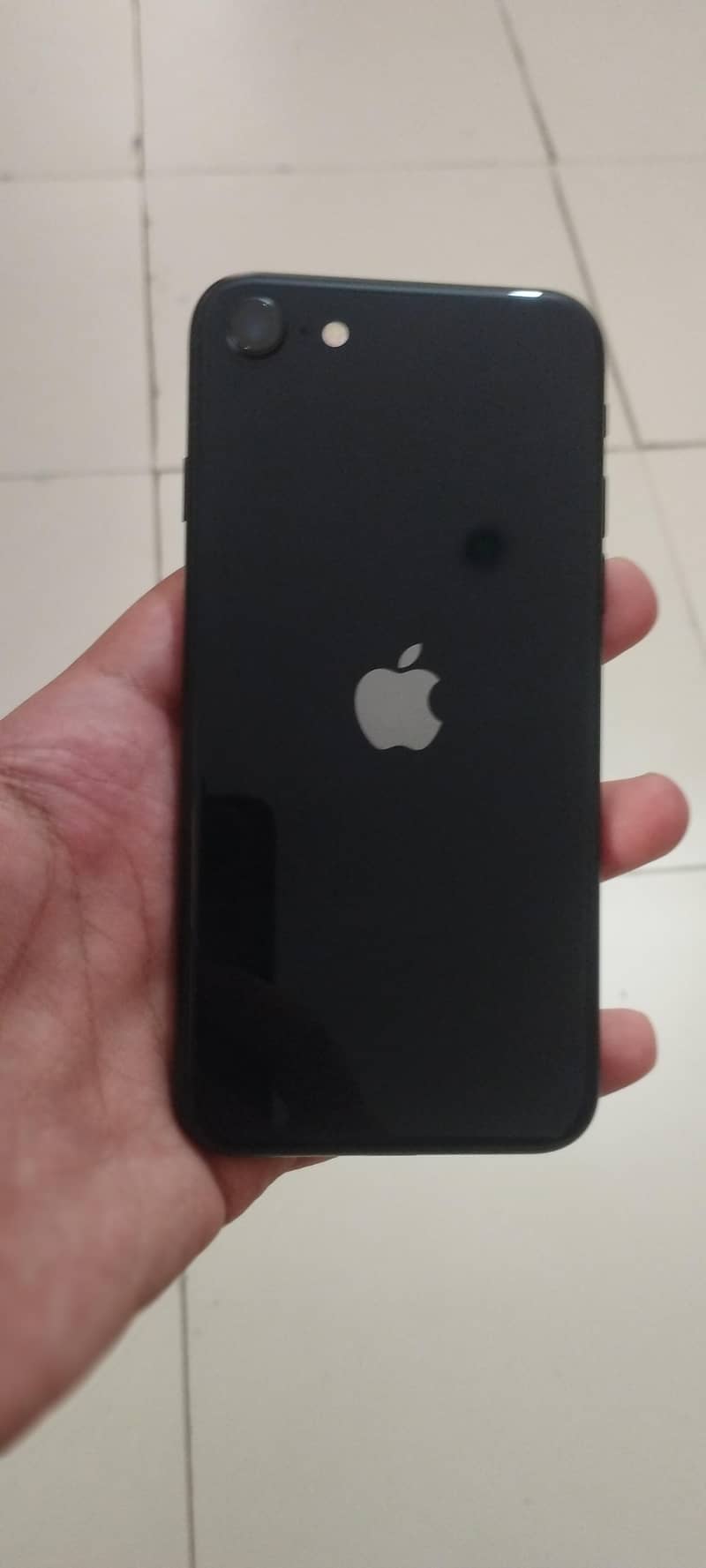 Apple iPhone SE 3 2