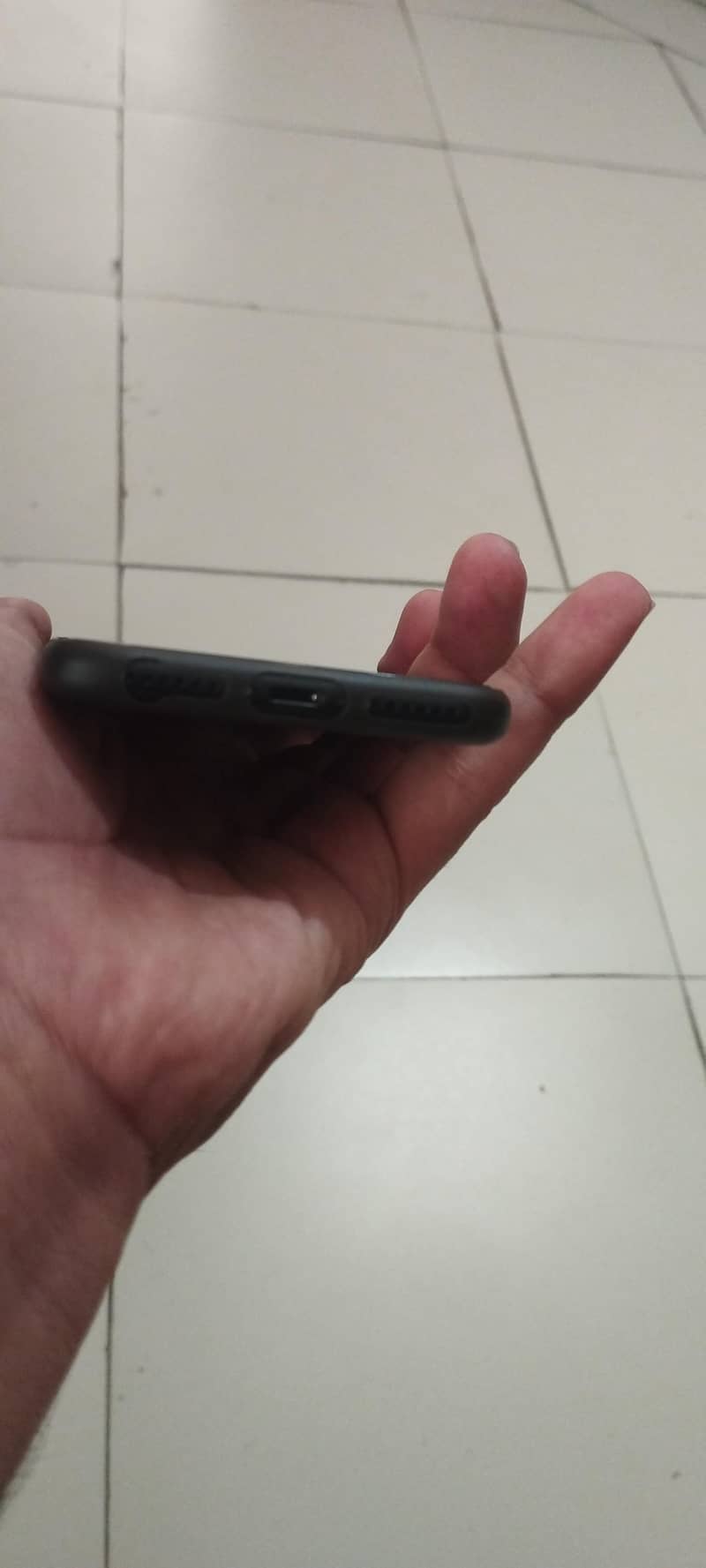 Apple iPhone SE 3 3