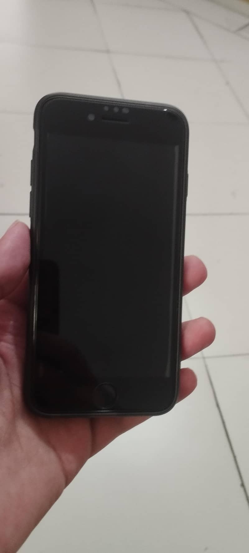 Apple iPhone SE 3 5