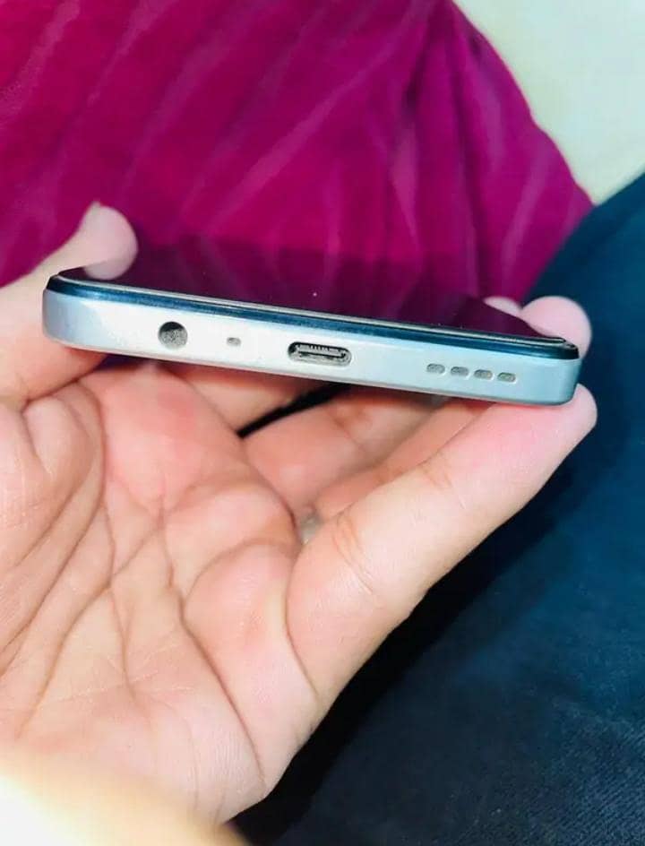 Realme C71 3