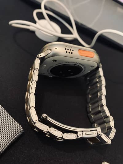 Smart Watch with Extra Straps & Magnetic Charger
