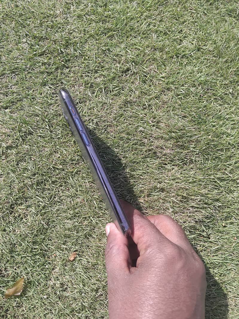 Apple iPhone 11 Pro 6
