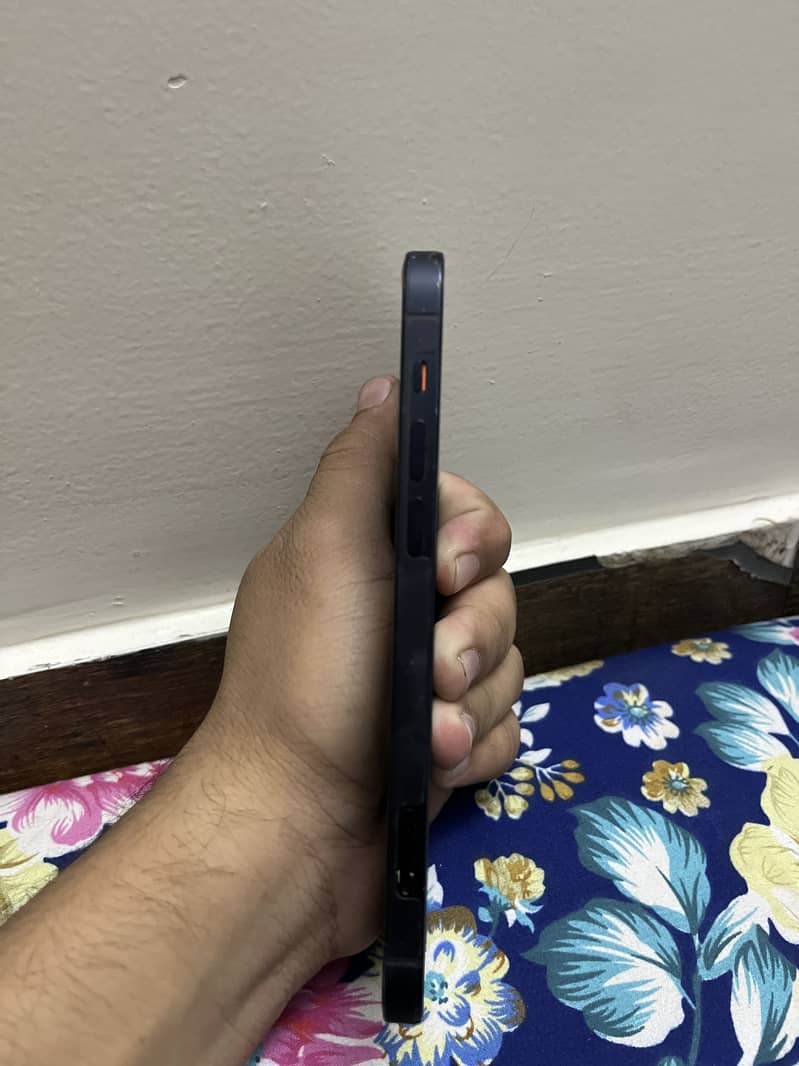Apple iPhone 12 2