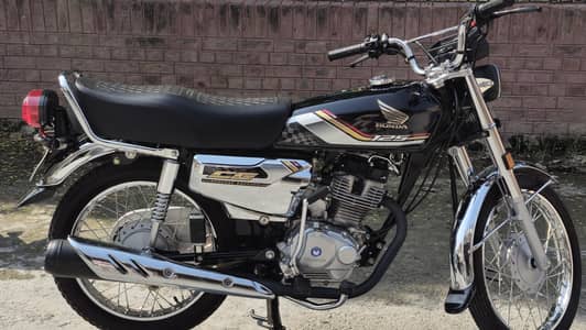 Selling my new Honda CG 125 5 gear transmition(2026 model in black)