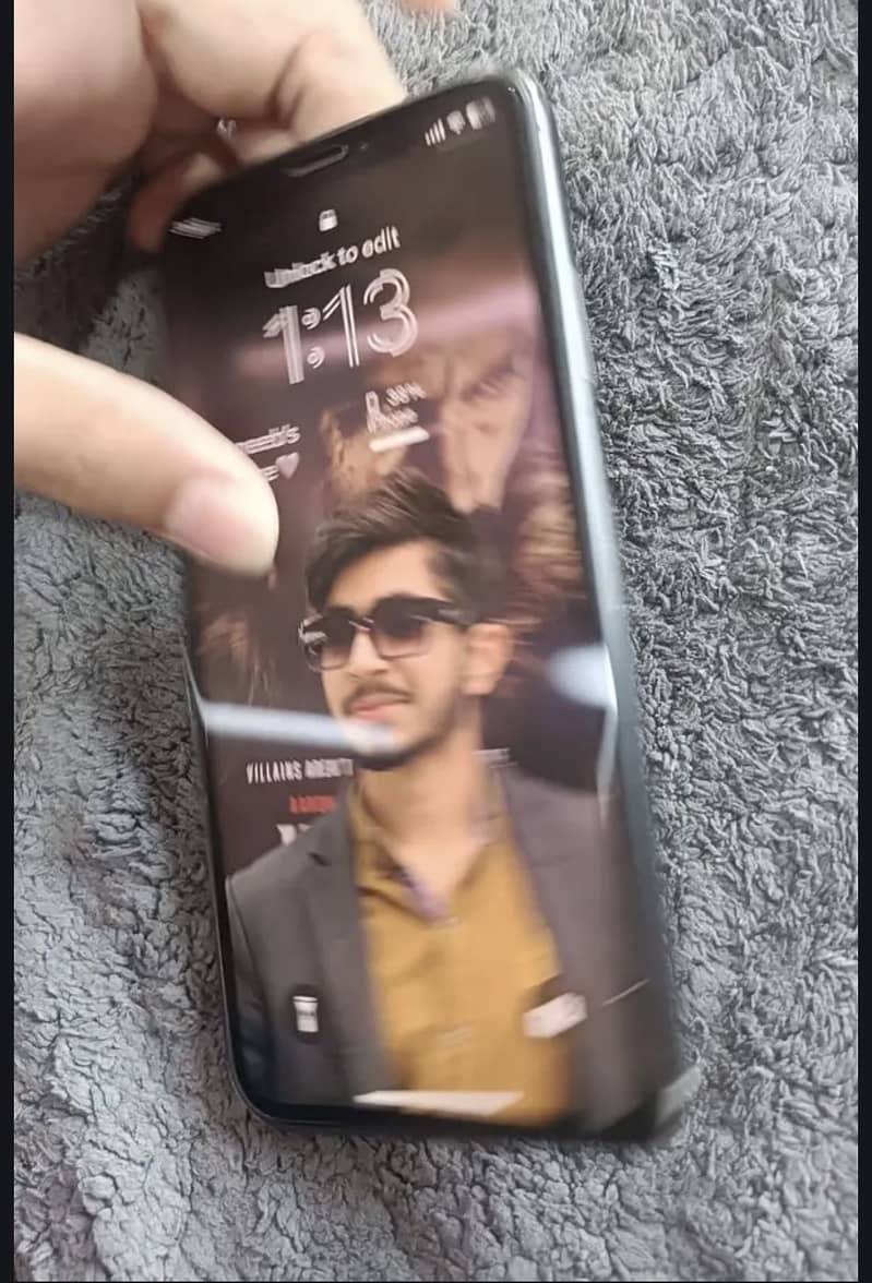 Apple iPhone XS 1