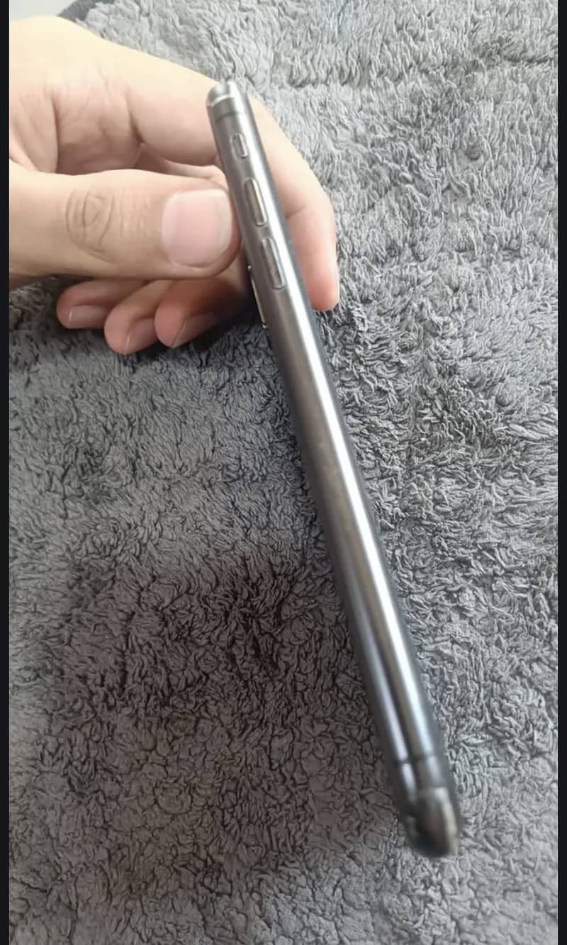 Apple iPhone XS 3