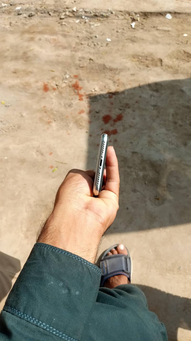 Apple iPhone X 2