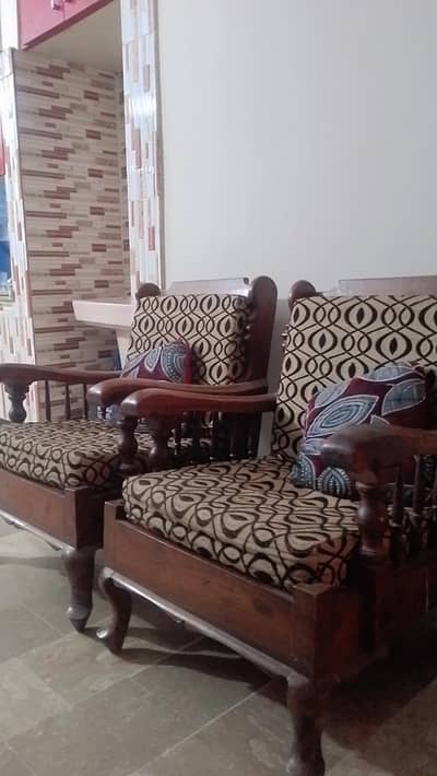 Beautiful Classic Wooden Sofa Set