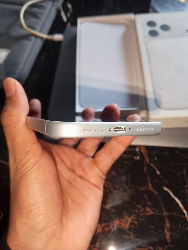 Apple iPhone 17 Pro Max 2