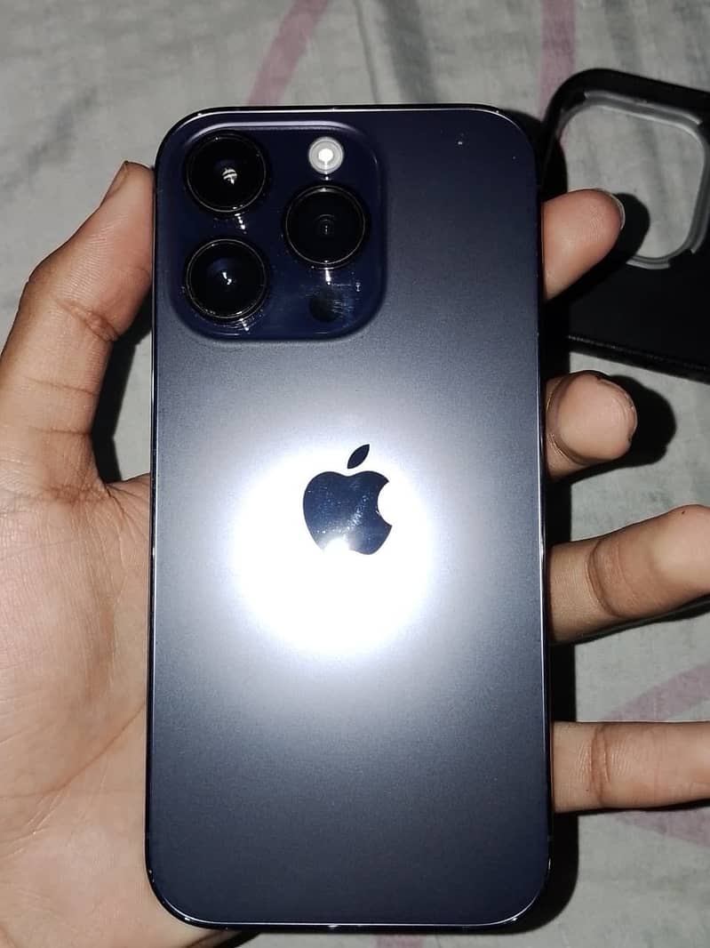 Apple iPhone 14 Pro 0