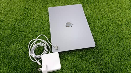 Laptop Macbook pro 2021, M1 Pro, 16GB RAM, 512GB SSD & 1TB SSD