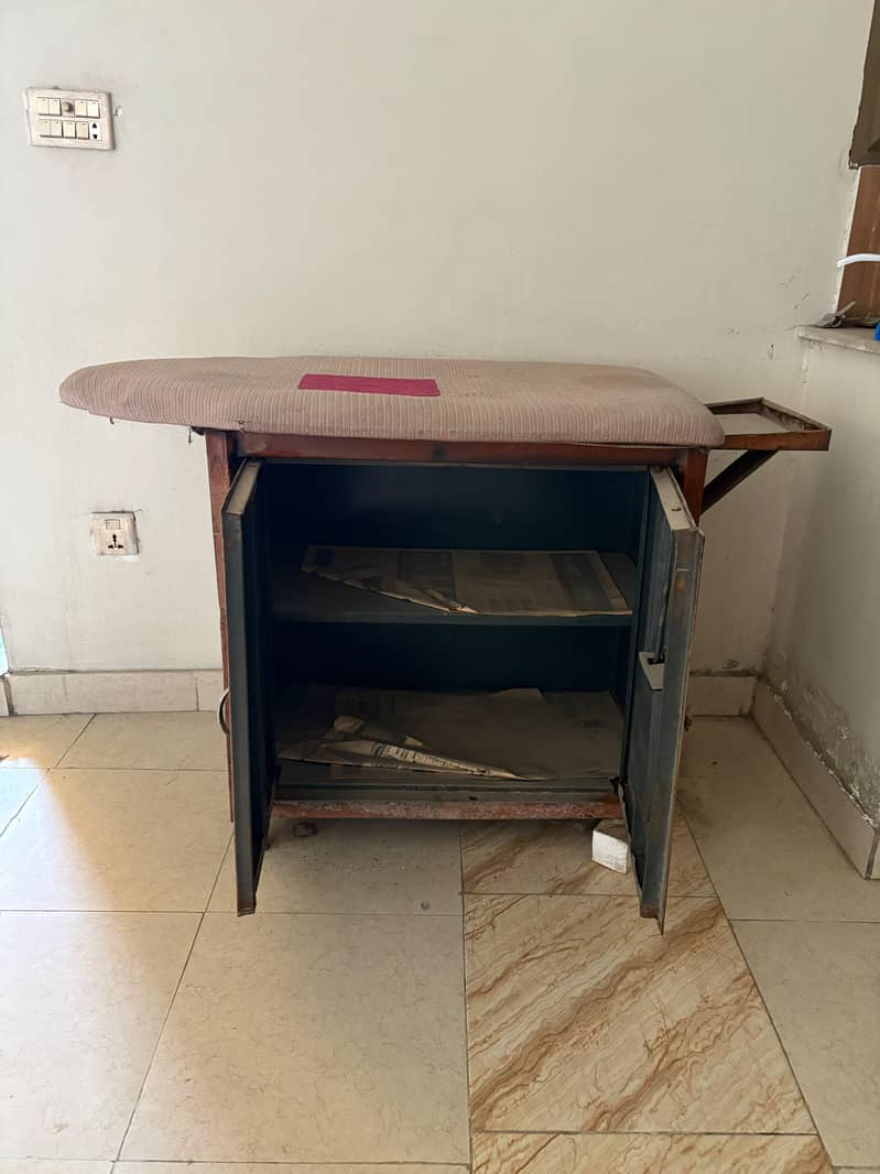 Iron Stand 1
