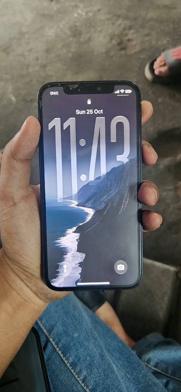 Apple iPhone 12 4