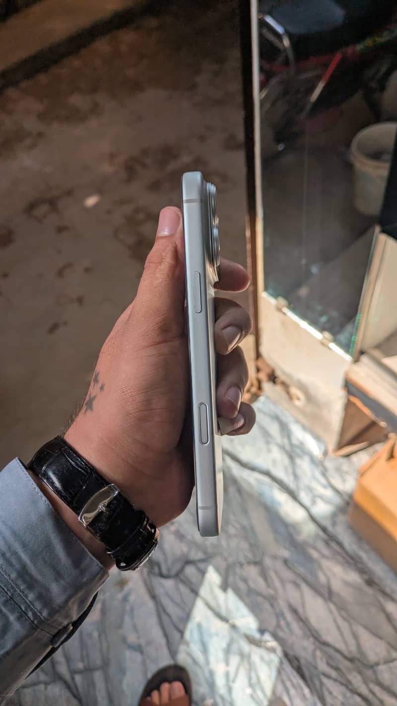 Apple iPhone 17 Pro Max 1