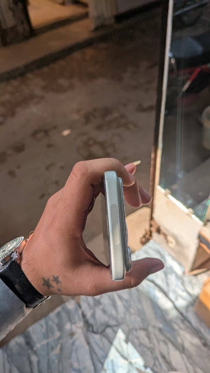 Apple iPhone 17 Pro Max 2