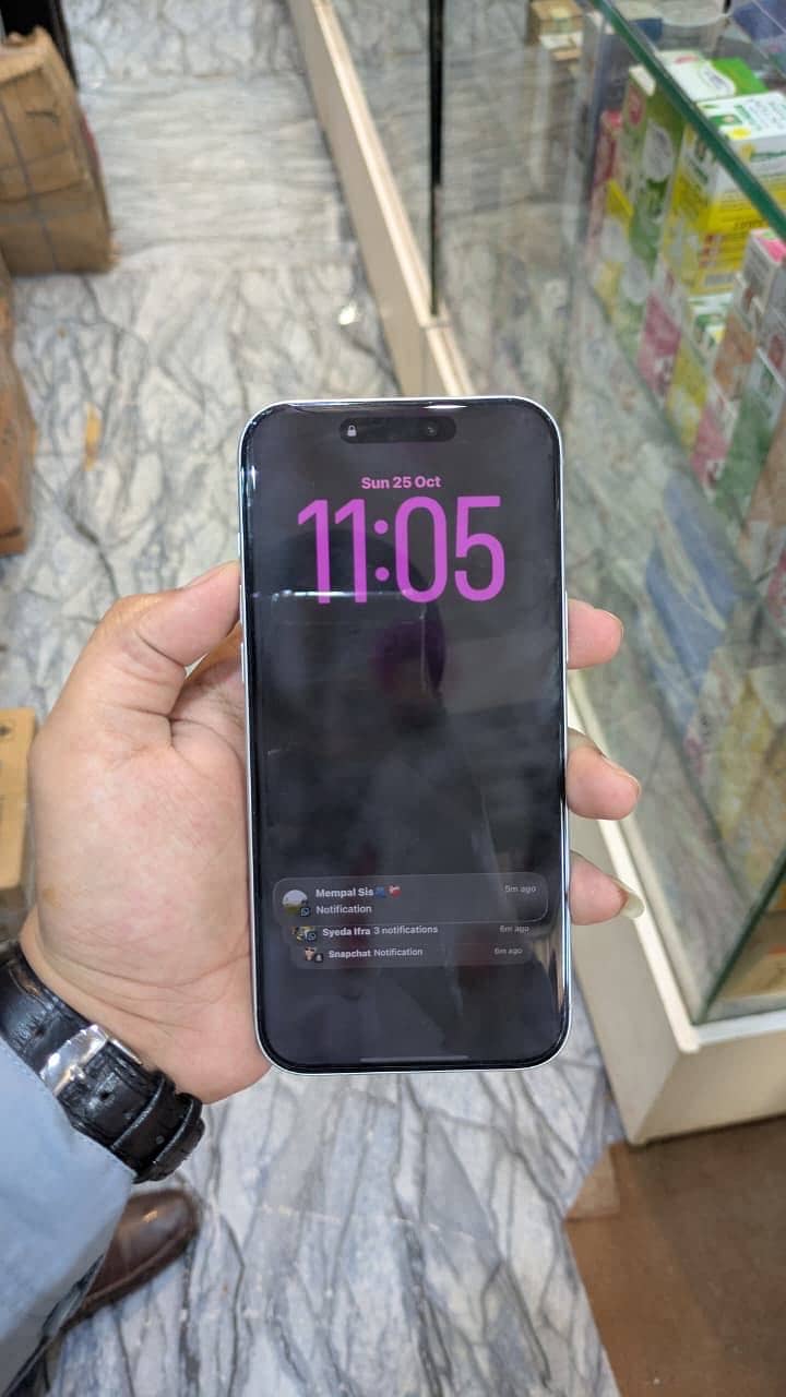 Apple iPhone 17 Pro Max 4