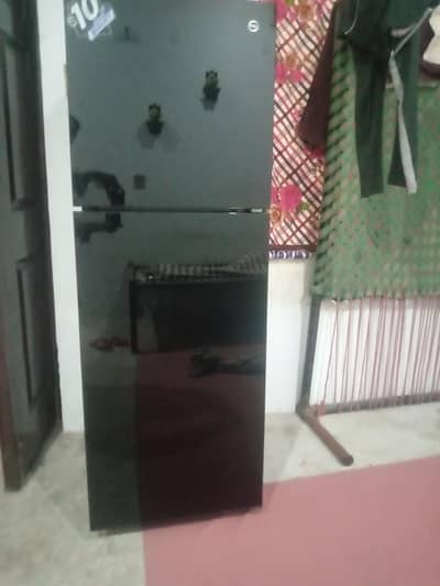 fridge for sale/ months used only