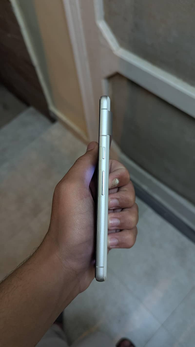 Google Pixel 7 4