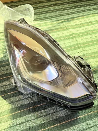 Suzuki Swift headlight Right Side