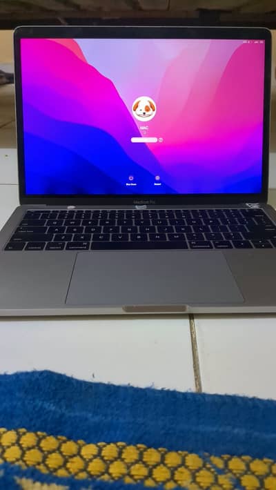 Macbook pro 2016 i7 16GB 128GB