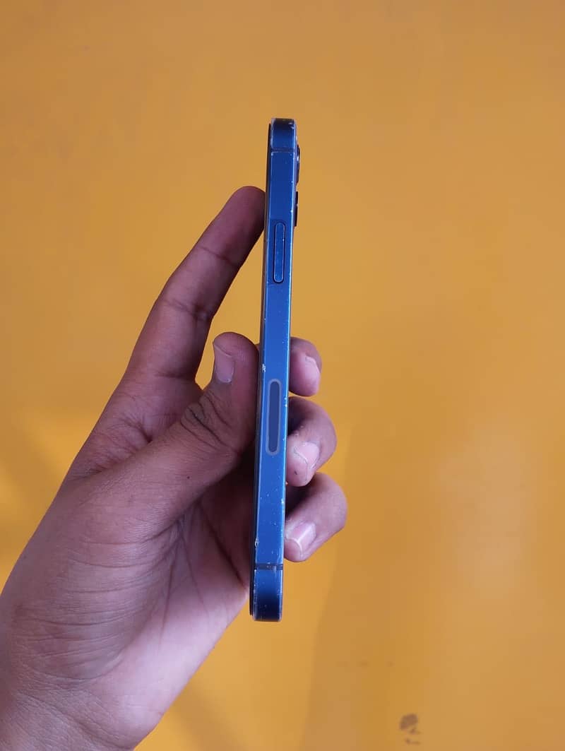 Apple iPhone 12 3