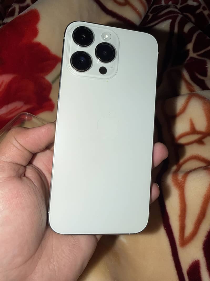 Apple iPhone 14 Pro Max 0