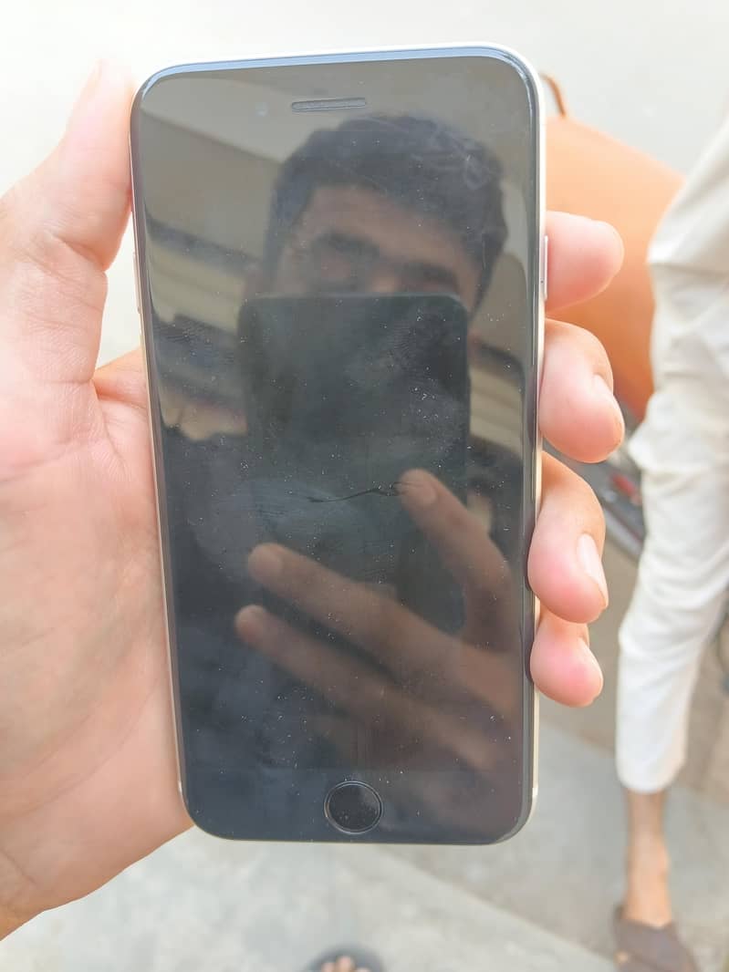 Apple iPhone SE 0
