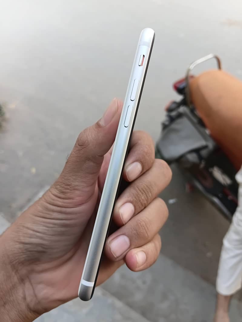 Apple iPhone SE 3