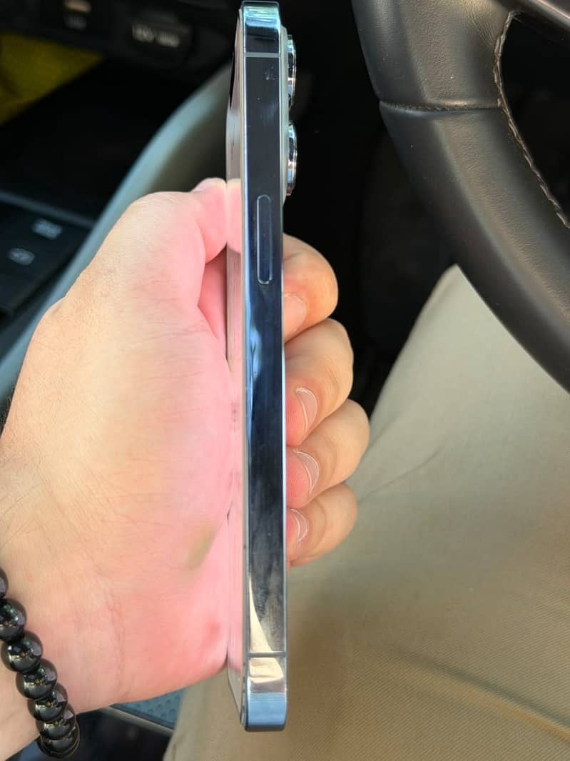 Apple iPhone 13 Pro 1