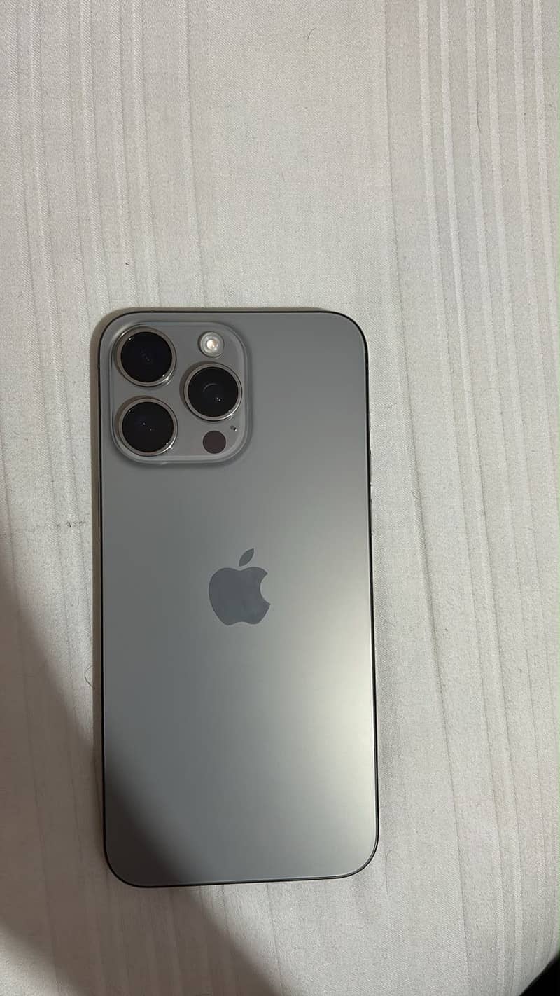 Apple iPhone 15 Pro Max 1