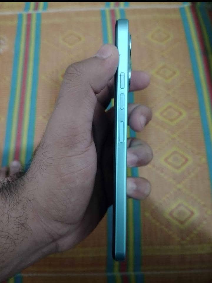 Tecno Spark Go 2 3
