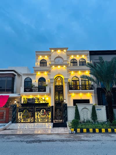 10 Marla Neo Classic Villa at 100ft Main Boulevard available for sale Citi housing Gujranwala