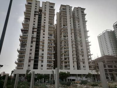1600 Square Feet Flat In Titan One
