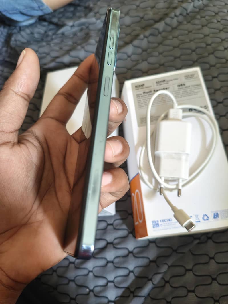 Tecno Spark 20 4