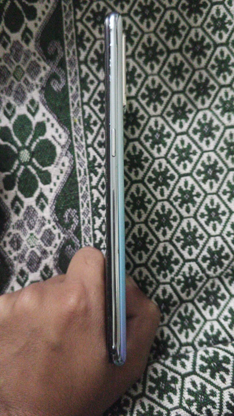 OPPO F15 4