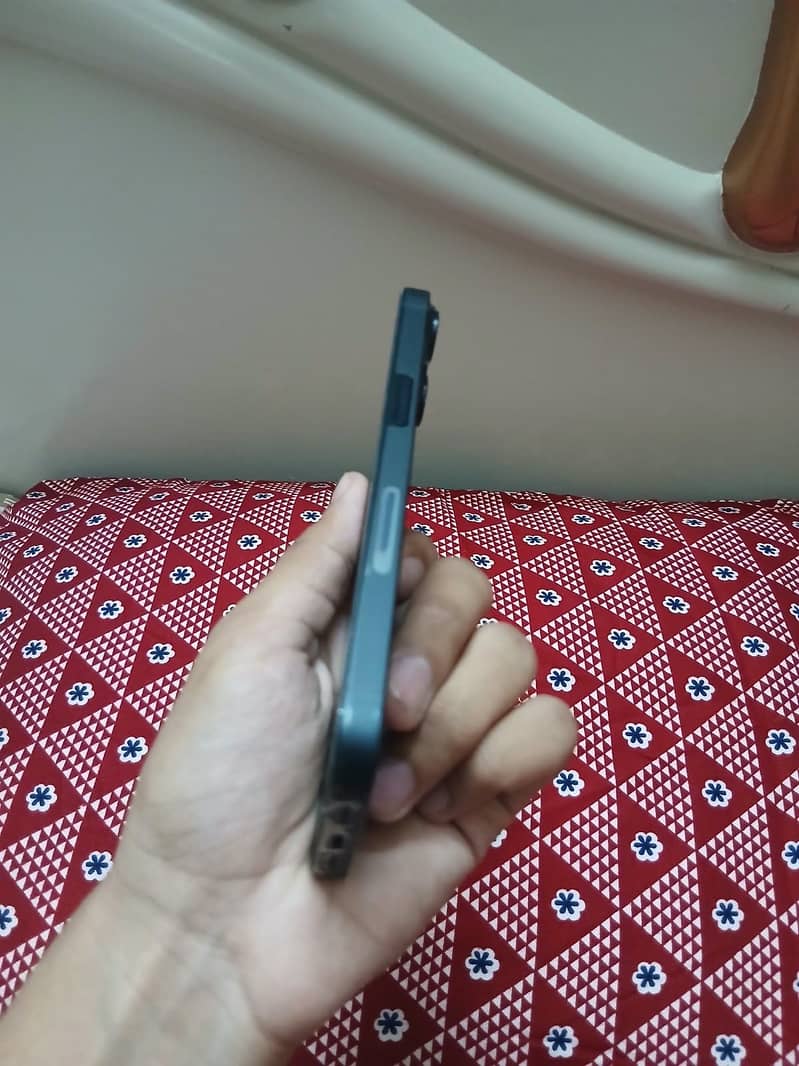 Apple iPhone 14 2
