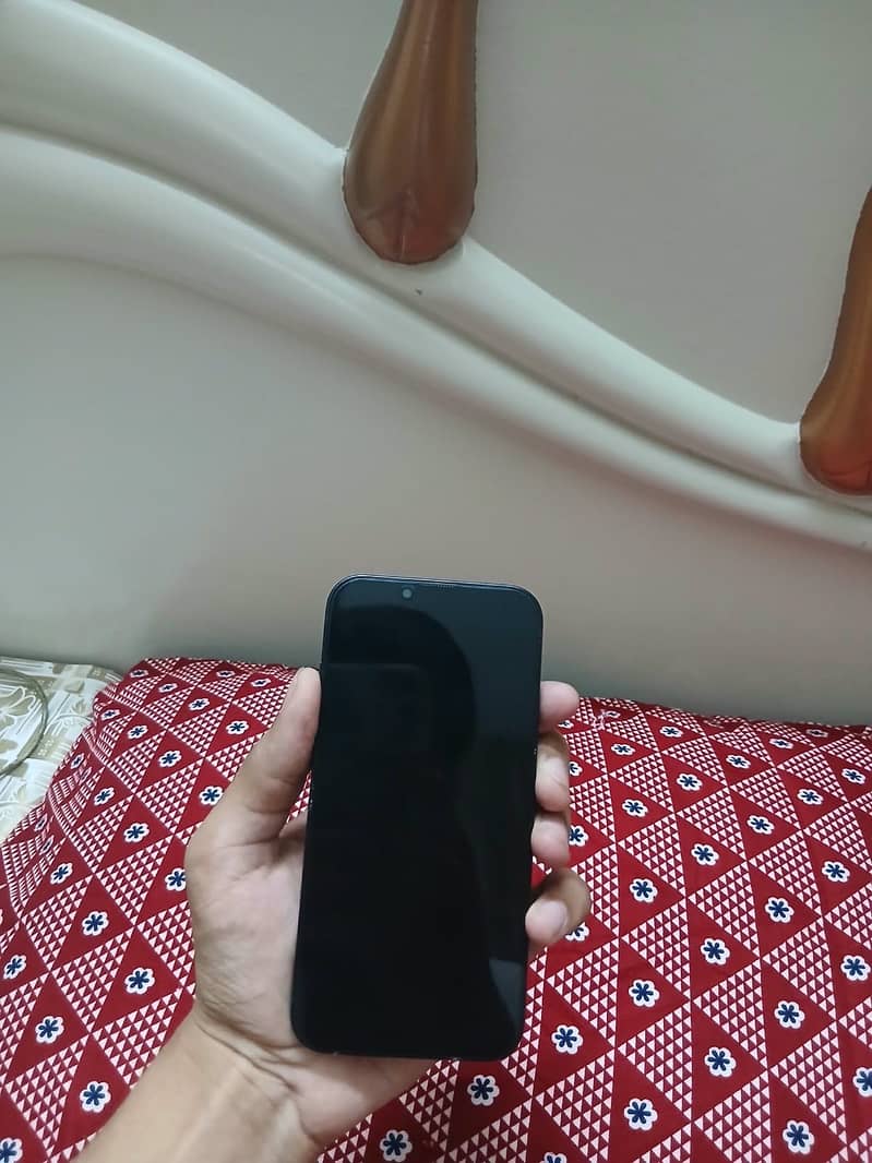 Apple iPhone 14 4