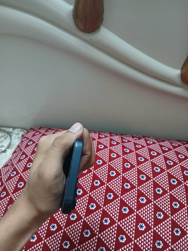 Apple iPhone 14 6