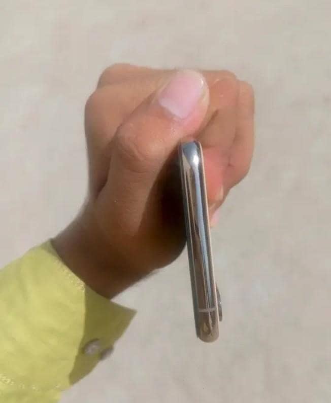 Apple iPhone XS 6