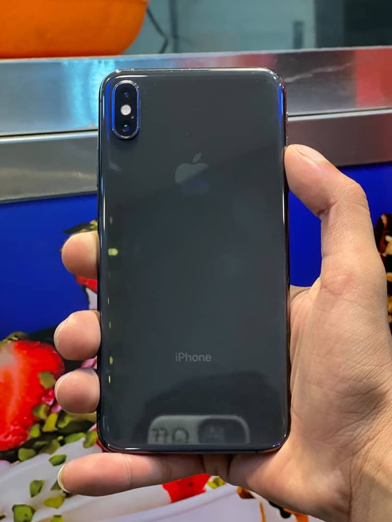 Apple iPhone XS Max 0
