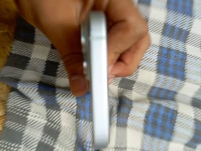 Apple iPhone 15