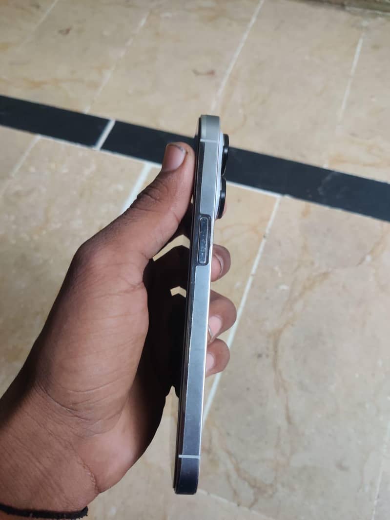 Apple iPhone 14 Pro 2