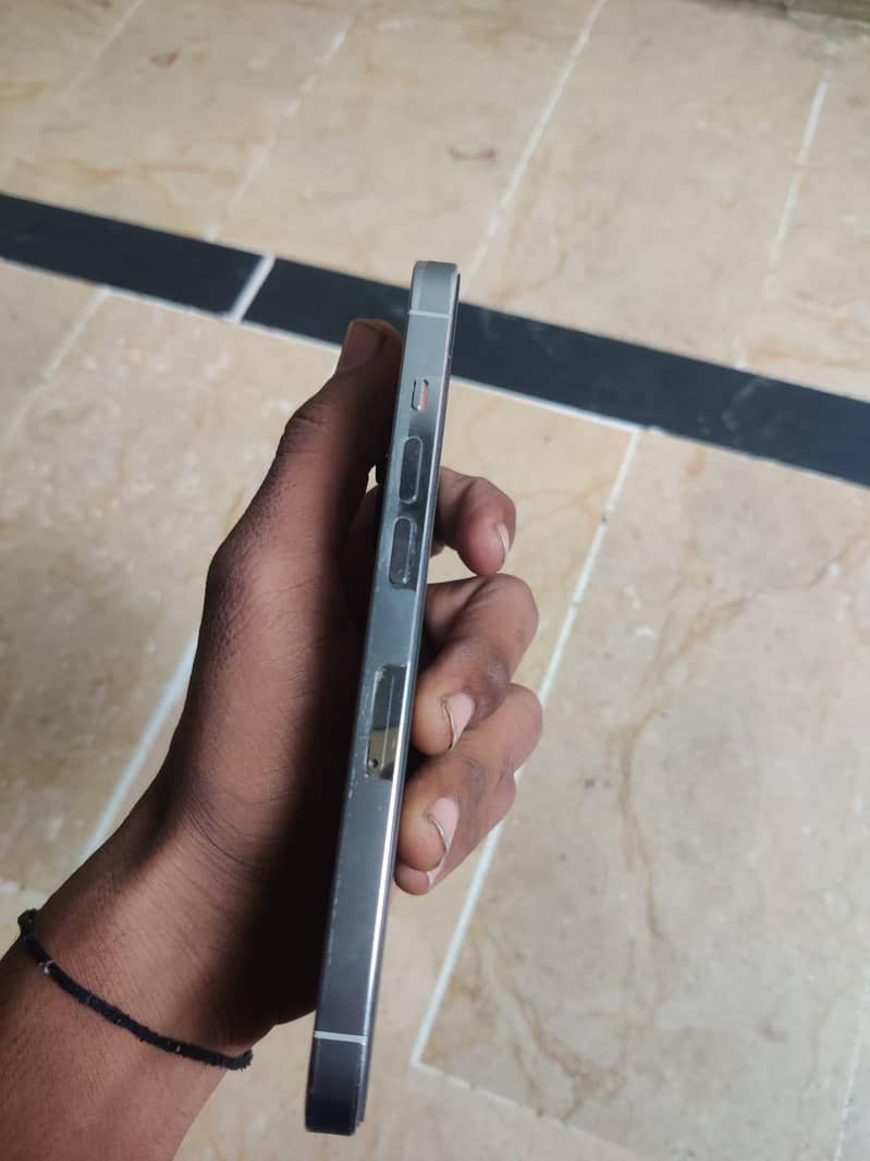 Apple iPhone 14 Pro 3