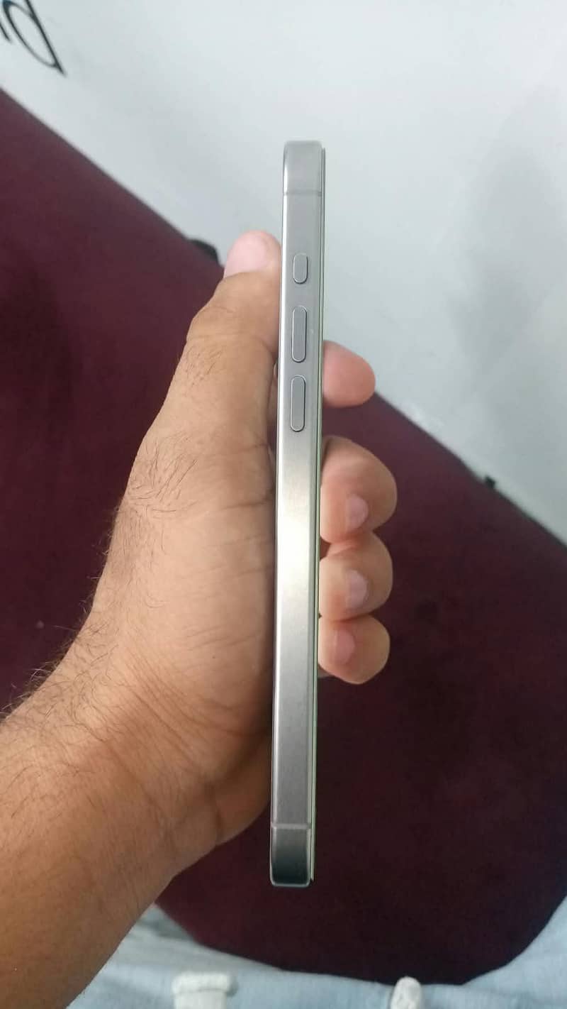 Apple iPhone 15 Pro Max 0