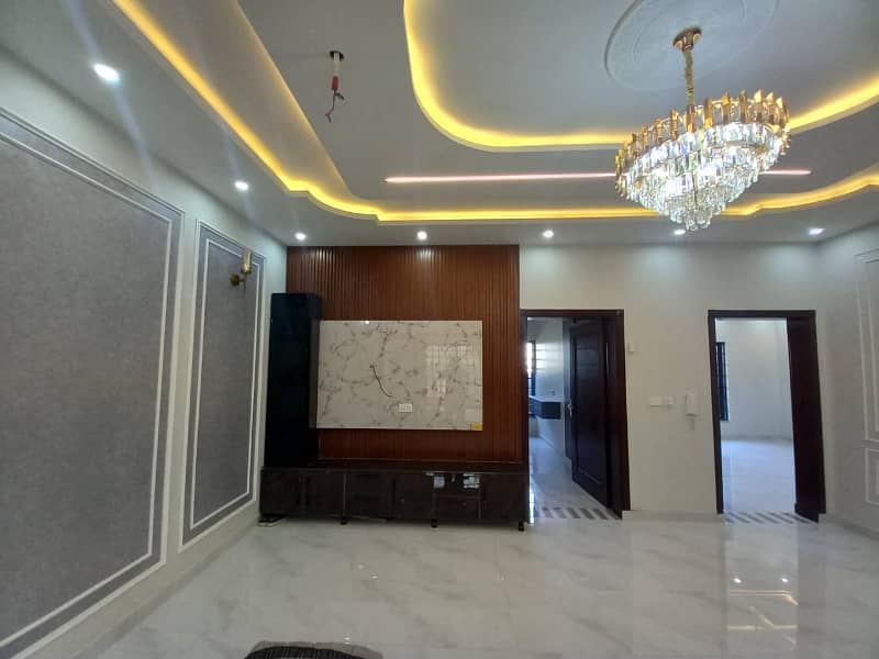 10 Marla House For Rent In Jasmine Block Sector C Bahria Town Lahore ...