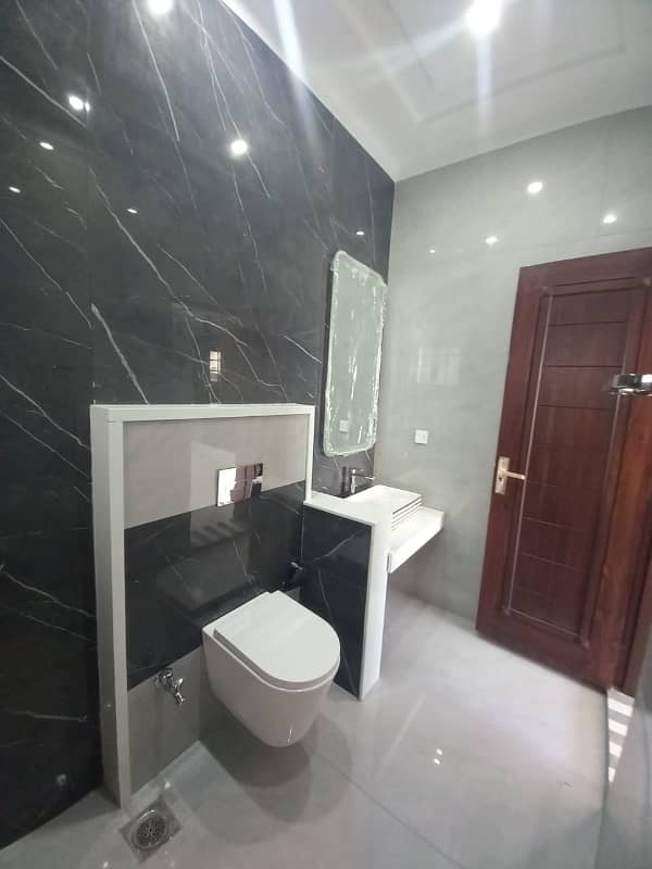 10 Marla House For Rent In Jasmine Block Sector C Bahria Town Lahore ...