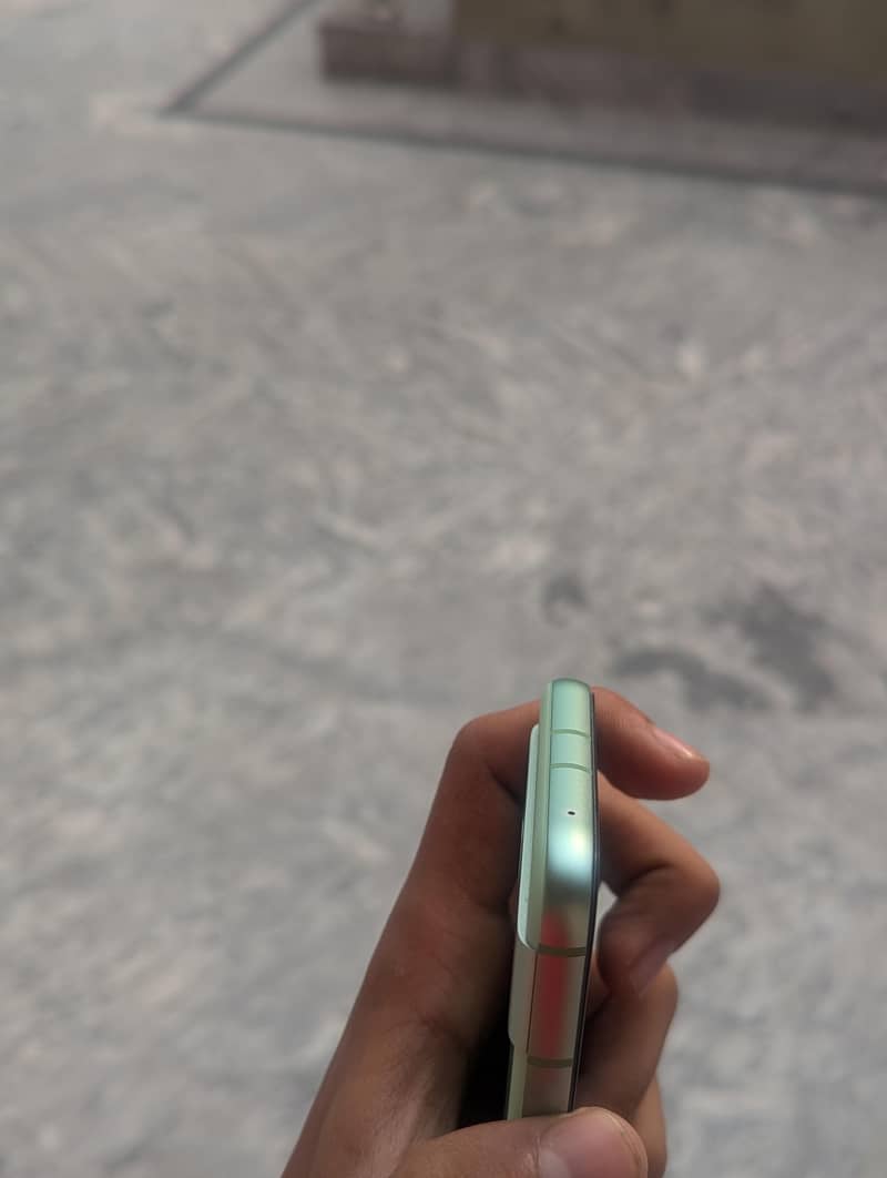Google Pixel 8a 5