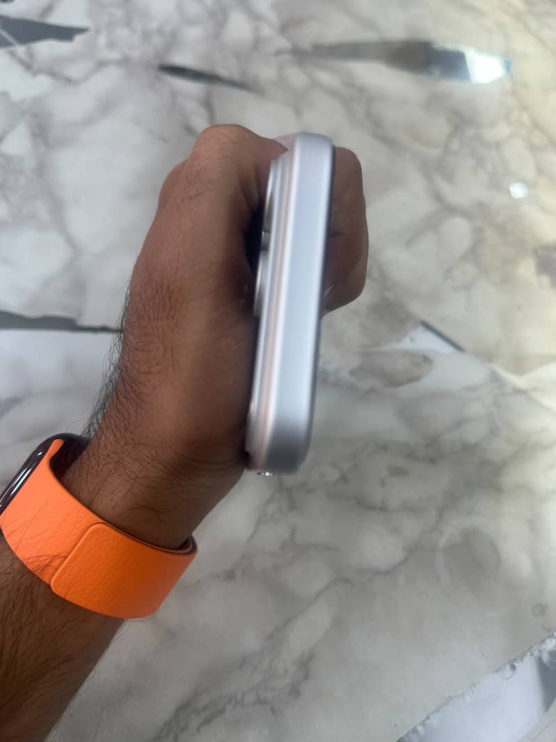 Apple iPhone 17 Pro Max 2